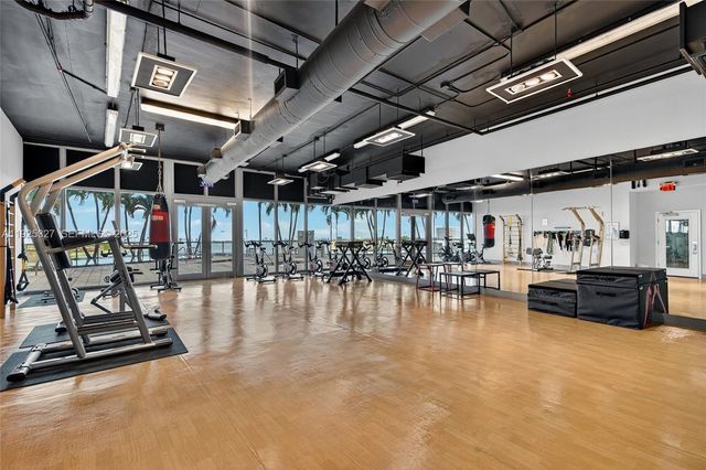 601 NE 36th St 1101, Miami, FL 33137