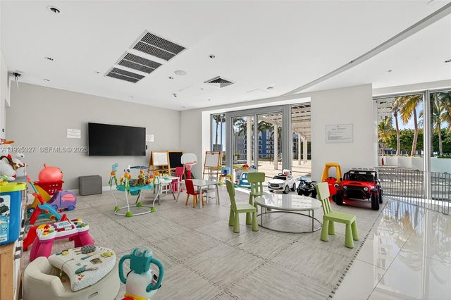 601 NE 36th St 1101, Miami, FL 33137