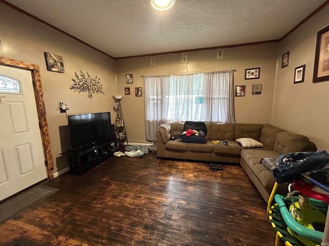 20 Wheatland Avenue, Logansport, IN 46947