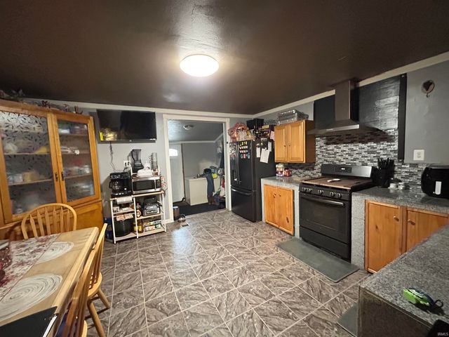 20 Wheatland Avenue, Logansport, IN 46947