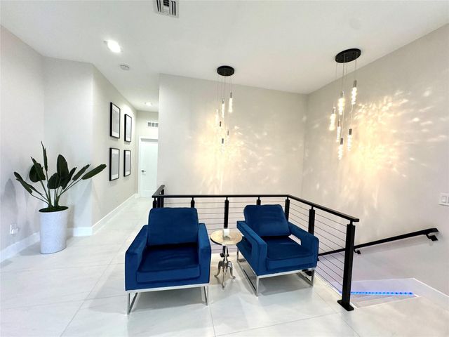 4915 Whispering Way, Fort Lauderdale, FL 33312