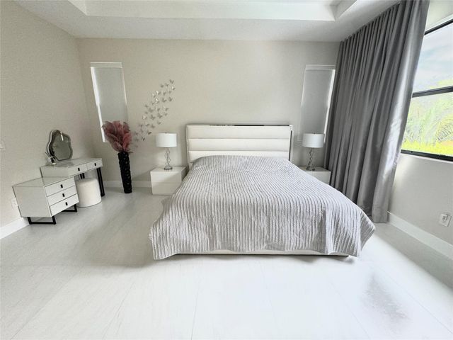 4915 Whispering Way, Fort Lauderdale, FL 33312