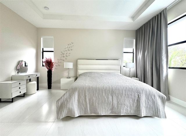 4915 Whispering Way, Fort Lauderdale, FL 33312