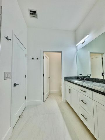 4915 Whispering Way, Fort Lauderdale, FL 33312