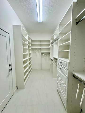 4915 Whispering Way, Fort Lauderdale, FL 33312