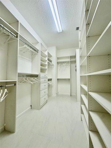 4915 Whispering Way, Fort Lauderdale, FL 33312