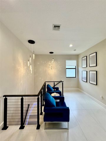 4915 Whispering Way, Fort Lauderdale, FL 33312