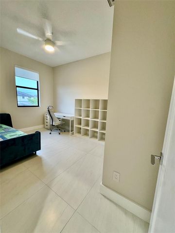 4915 Whispering Way, Fort Lauderdale, FL 33312