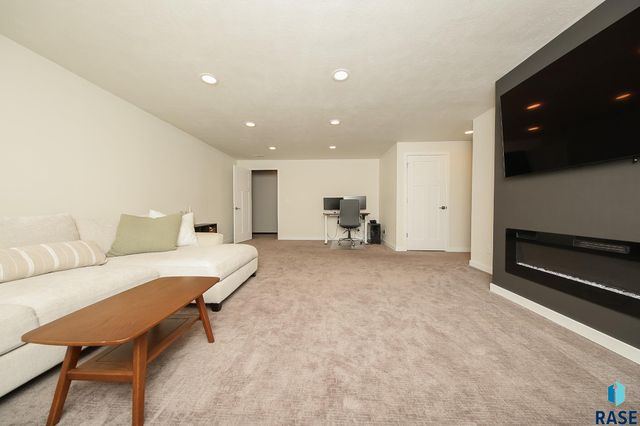 824 N Yankee Ave Avenue, Sioux Falls, SD 57110