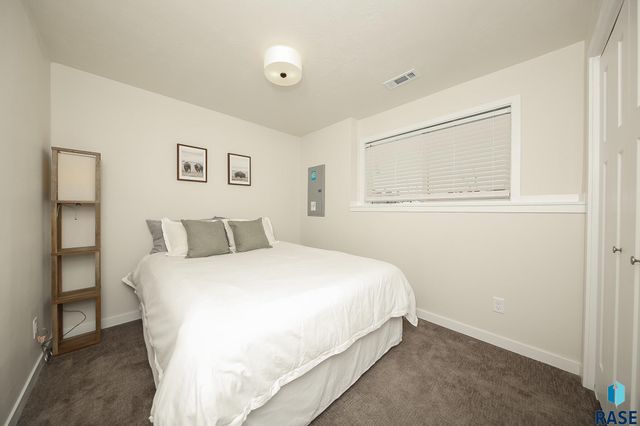 824 N Yankee Ave Avenue, Sioux Falls, SD 57110