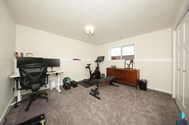 824 N Yankee Ave Avenue, Sioux Falls, SD 57110