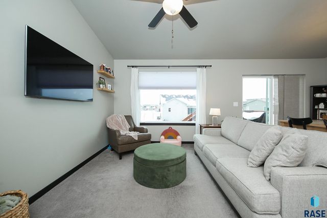 824 N Yankee Ave Avenue, Sioux Falls, SD 57110