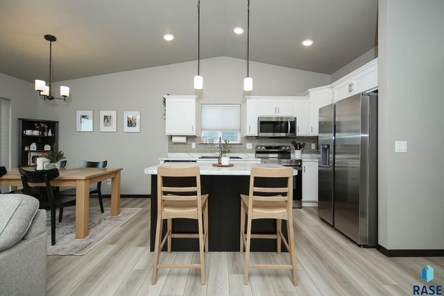 824 N Yankee Ave Avenue, Sioux Falls, SD 57110