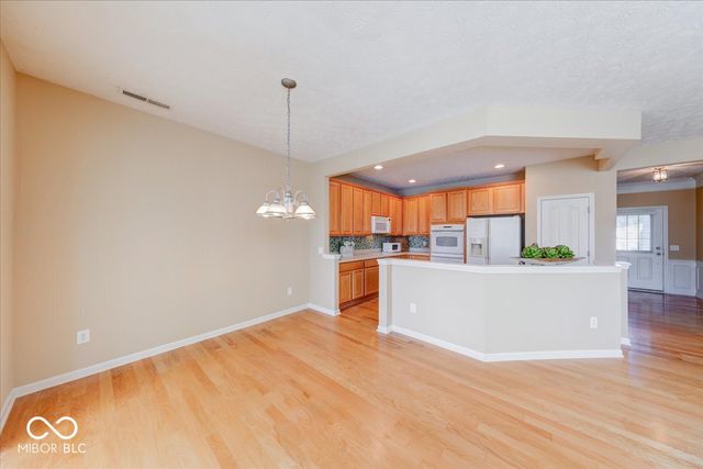 13935 Canonbury Way, Fishers, IN 46037