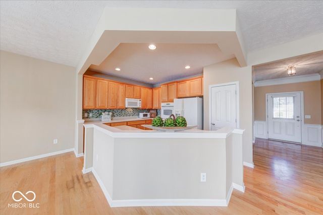 13935 Canonbury Way, Fishers, IN 46037