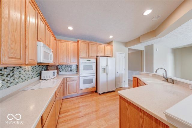 13935 Canonbury Way, Fishers, IN 46037