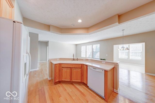 13935 Canonbury Way, Fishers, IN 46037