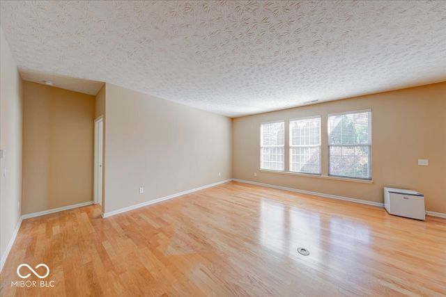 13935 Canonbury Way, Fishers, IN 46037