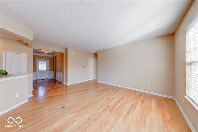 13935 Canonbury Way, Fishers, IN 46037