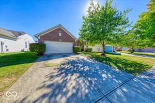 13935 Canonbury Way, Fishers, IN 46037