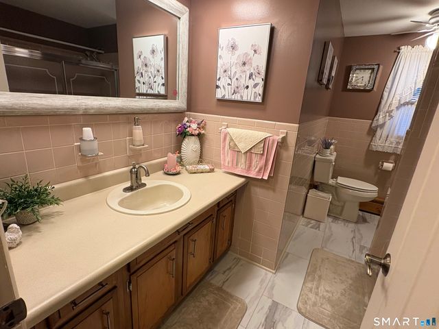 4 Dempsey Court, Ansonia, CT 06401