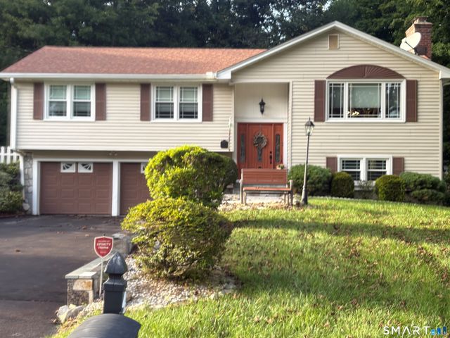 4 Dempsey Court, Ansonia, CT 06401