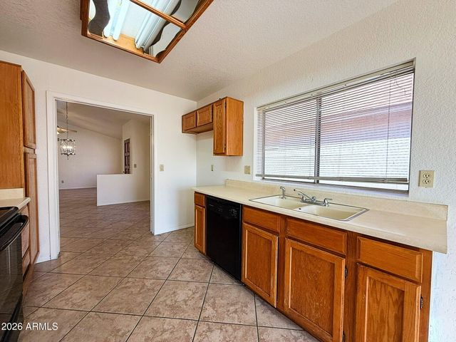 7316 W CHERRY HILLS Drive, Peoria, AZ 85345