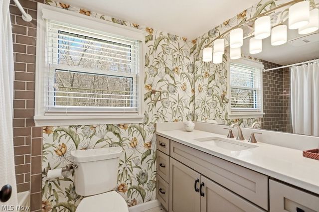 399 Walters Road, Chagrin Falls, OH 44022