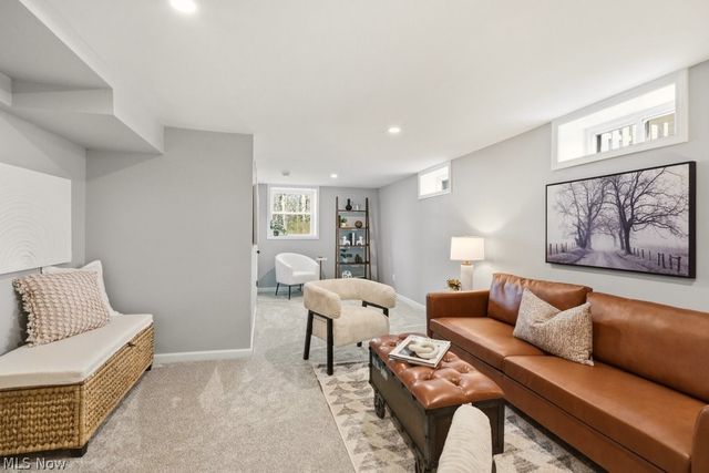 399 Walters Road, Chagrin Falls, OH 44022