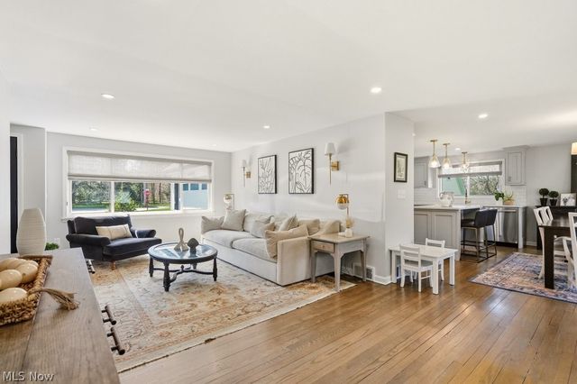 399 Walters Road, Chagrin Falls, OH 44022