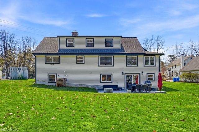 399 Walters Road, Chagrin Falls, OH 44022