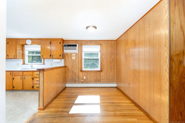 5 Arrow Street, Enfield, CT 06082
