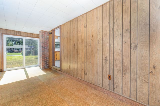 5 Arrow Street, Enfield, CT 06082