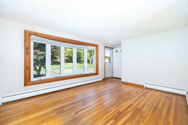 5 Arrow Street, Enfield, CT 06082