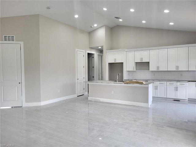 654 NE 5th PL, Cape Coral, FL 33993