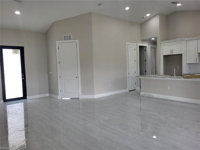 654 NE 5th PL, Cape Coral, FL 33993