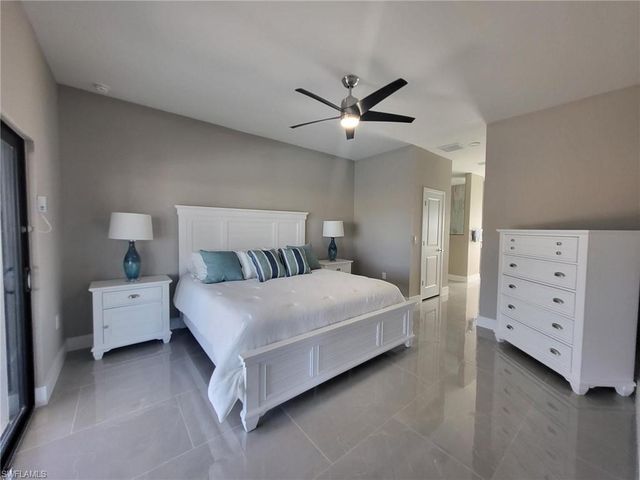 654 NE 5th PL, Cape Coral, FL 33993