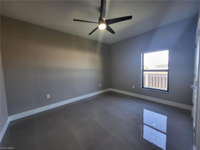 654 NE 5th PL, Cape Coral, FL 33993