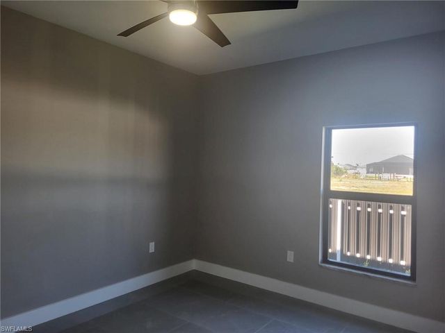 654 NE 5th PL, Cape Coral, FL 33993