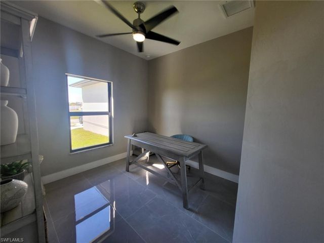 654 NE 5th PL, Cape Coral, FL 33993