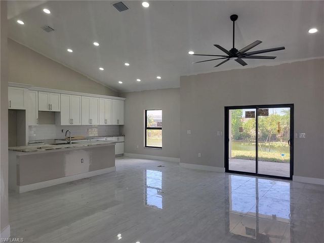 654 NE 5th PL, Cape Coral, FL 33993