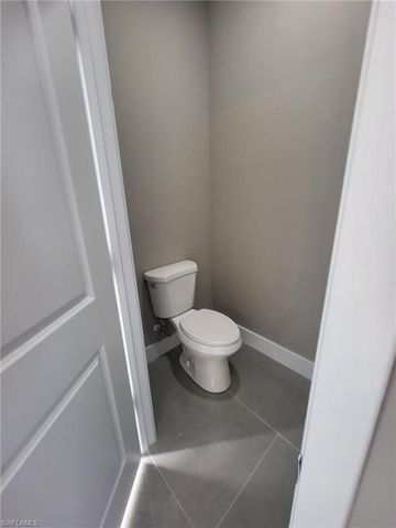 654 NE 5th PL, Cape Coral, FL 33993