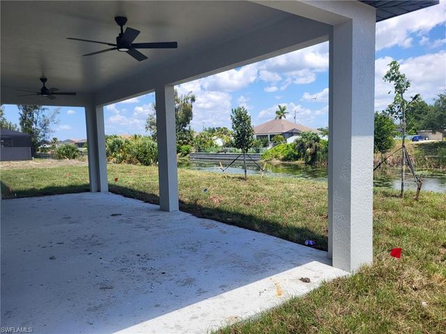 654 NE 5th PL, Cape Coral, FL 33993