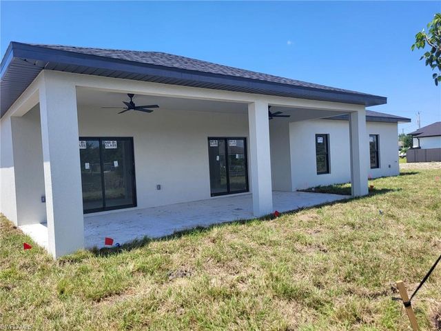 654 NE 5th PL, Cape Coral, FL 33993