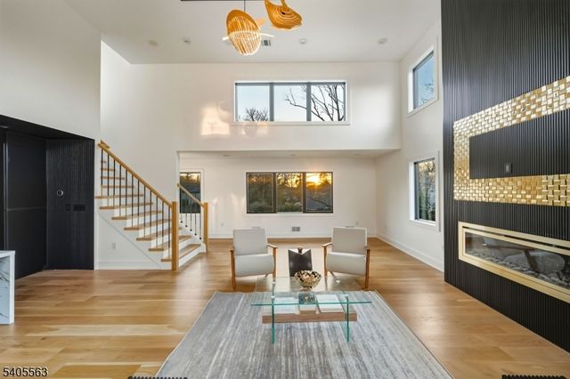 148 Great Hills Rd, Millburn Twp., NJ 07078