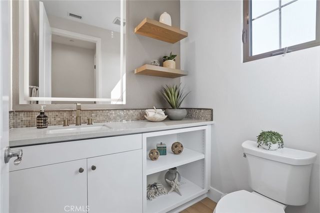 17 Lowland, Irvine, CA 92602