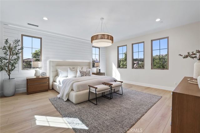 17 Lowland, Irvine, CA 92602