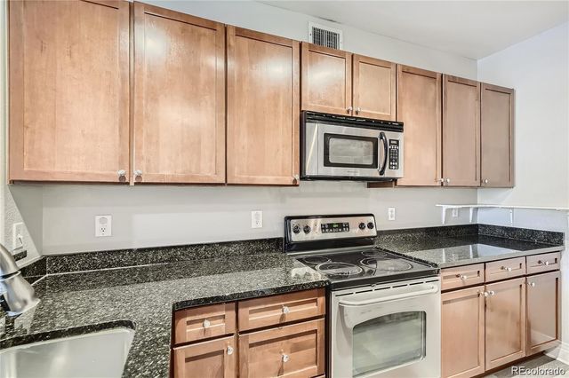 9039 E Panorama Cir C-407, Englewood, CO 80112