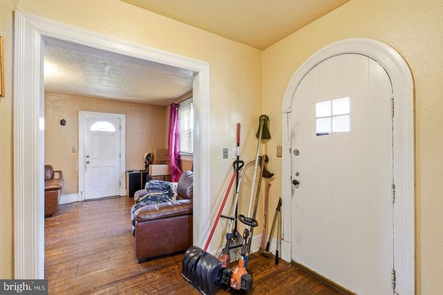 4936 EAST CAPITOL ST NE, Washington, DC 20019