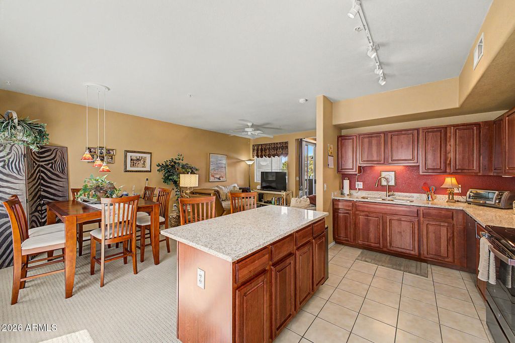Image 10 of property listing at 18250 N CAVE CREEK Road 151, Phoenix, AZ 85032